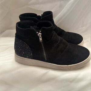 Olive & Edie Sloane High Top Sneakers - Zipper - Black W/ Glitter - 6 - Girls